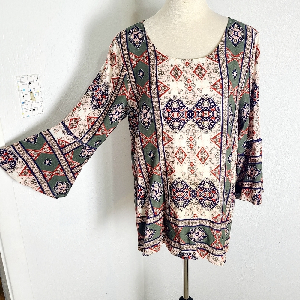 Fourteenth Place Multicolor Top with Bell Sleeves & Lace Trim, Size Medium